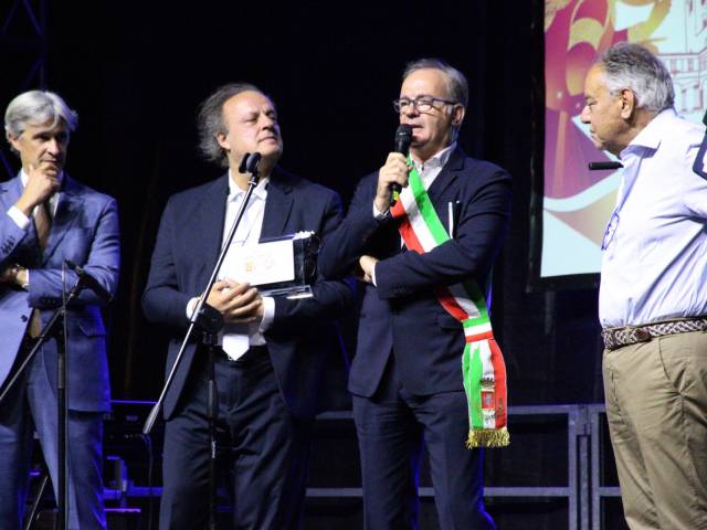Santucci premio Cortonantiquaria arte.JPG