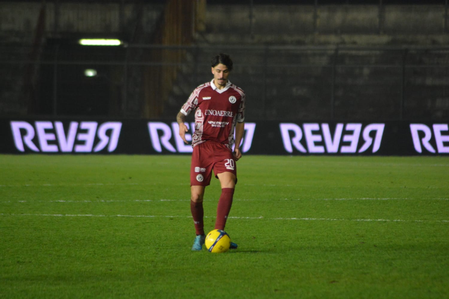 Arezzo-Entella_secondo-tempo-12_Santoro in azione