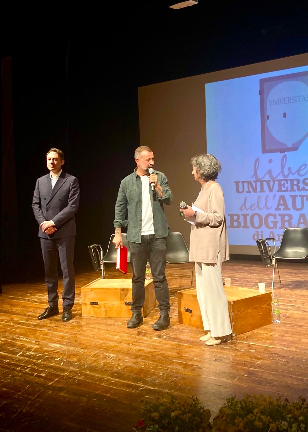 Fabio_Volo_riceve_il_Premio_Amico_della_LUA