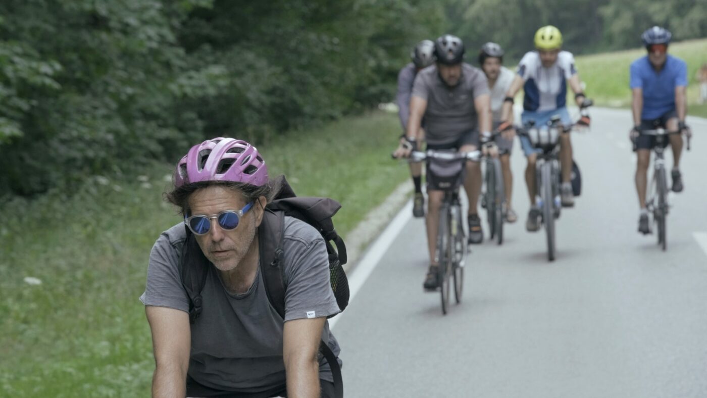 andrea_e_il_gruppo_in_pedalata_rid