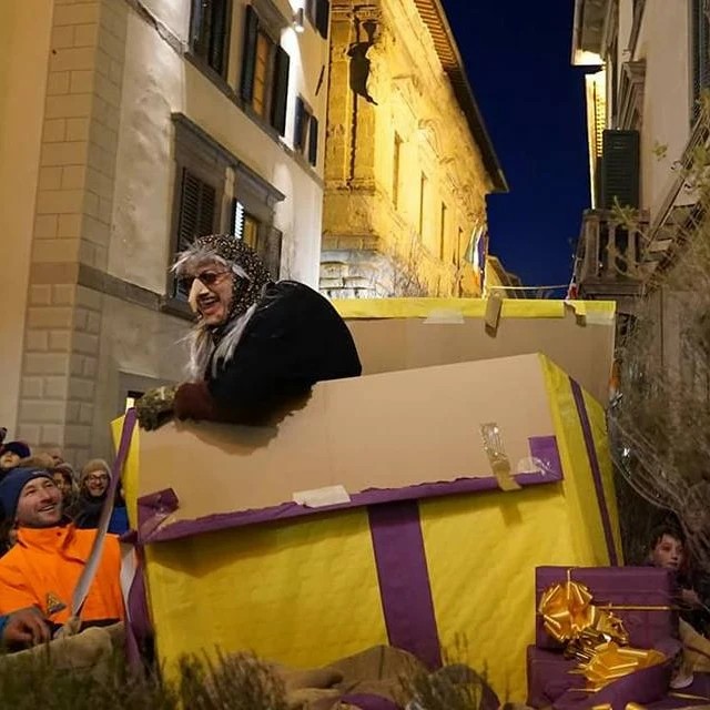 Arriva la Befana nella città del Sansovino