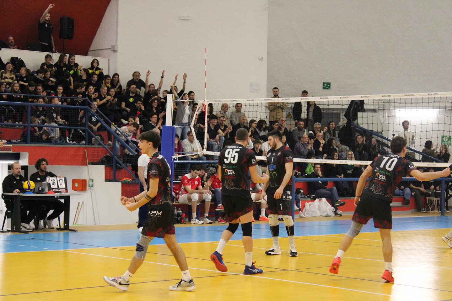 club_arezzo_1