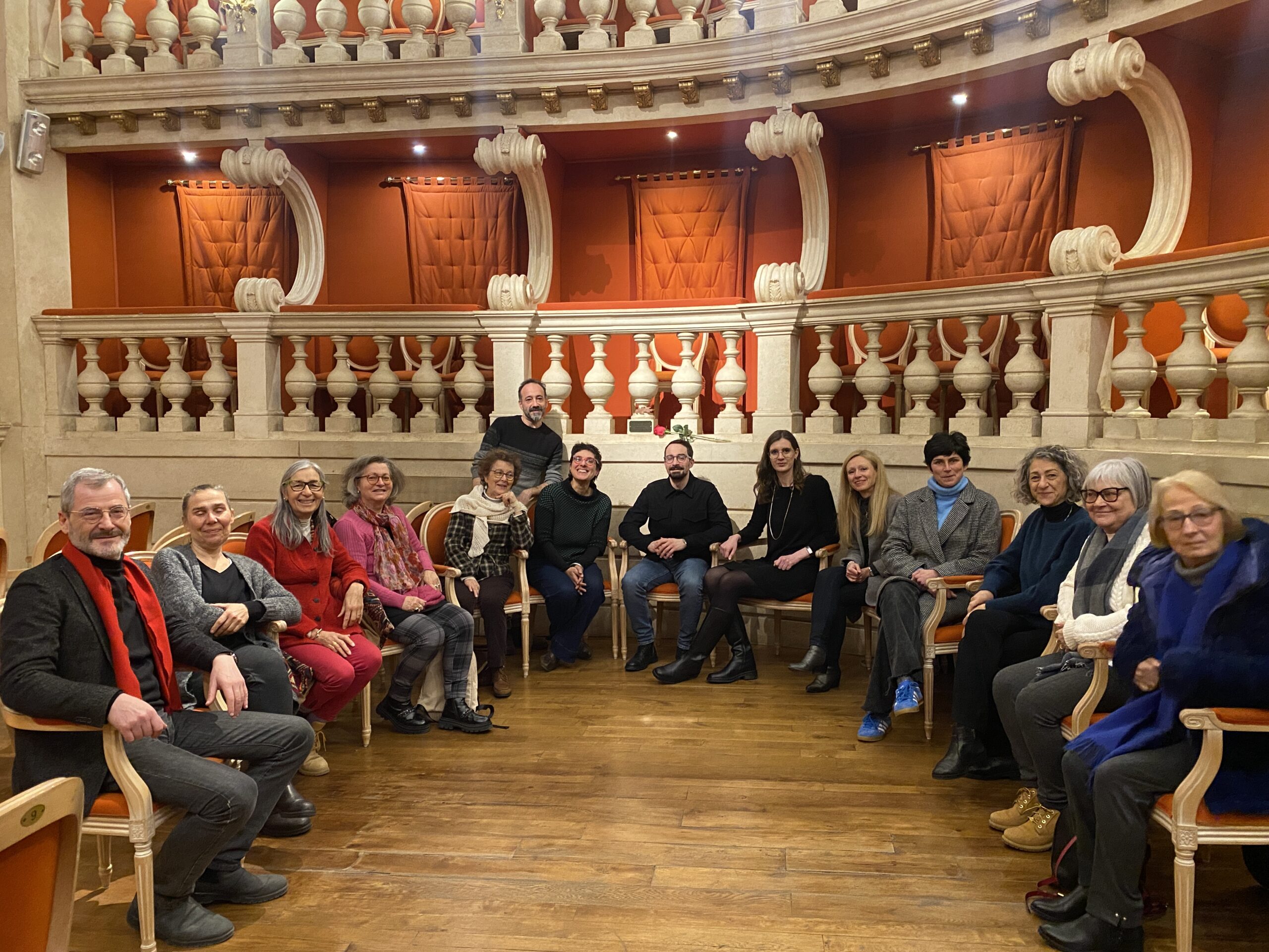Una targa a teatro in memoria di una spettatrice speciale