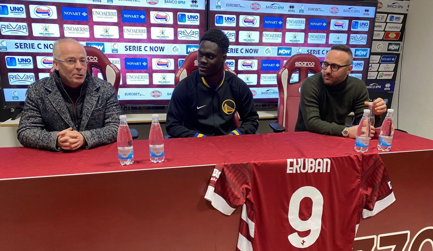 Ekuban, il nuovo numero 9 dell’Arezzo. Cutolo: “Ha caratteristiche perfette per noi” Ar24Tv