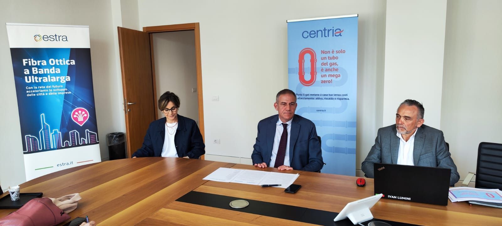 estra_centria