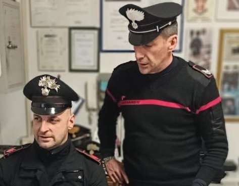foto_militari_operanti_mercatale__arresto_di_una_donna_o