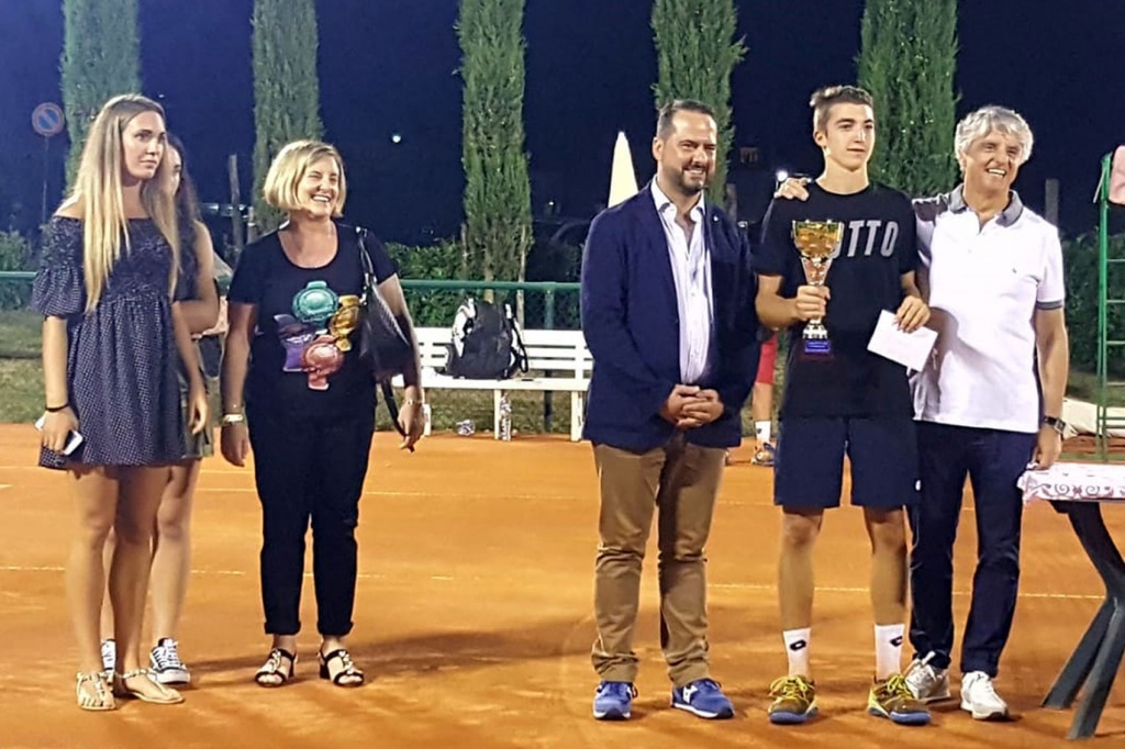 1531127925_Valtiberina_TennisSport_-_Premiazione_De_Bernardis
