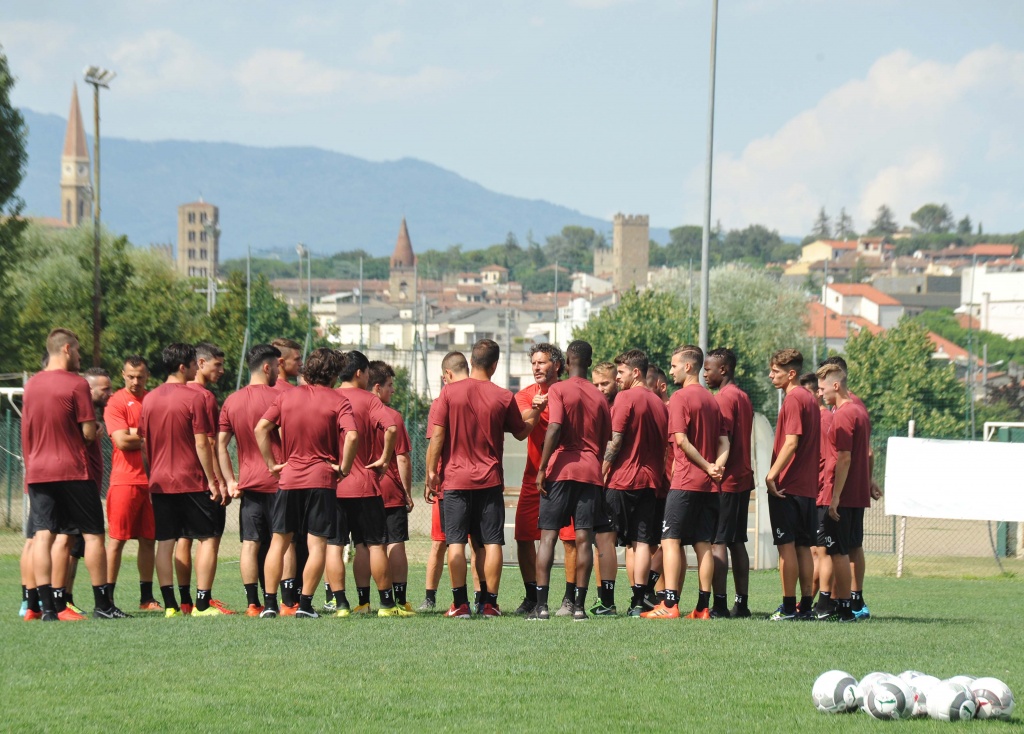 Arezzo, riapre lo stadio. E le incertezze, per una volta, non sono in casa nostra. In curva con Paolo Galletti