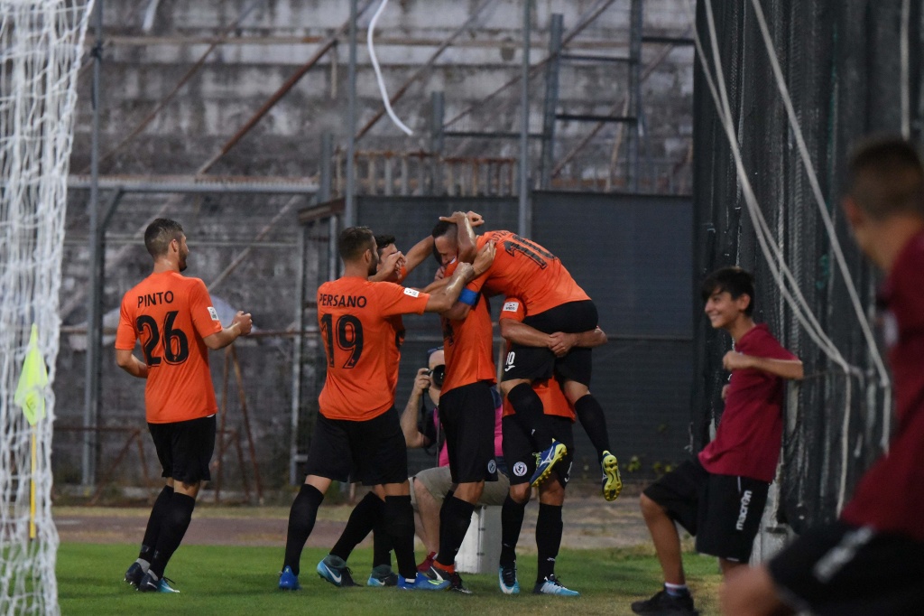 Arezzo, rivediamoci presto: pari con la Lucchese all’esordio. Pesano le tante assenze – Video