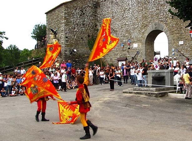 1534401637_Montemignaio_festa_nel_castello