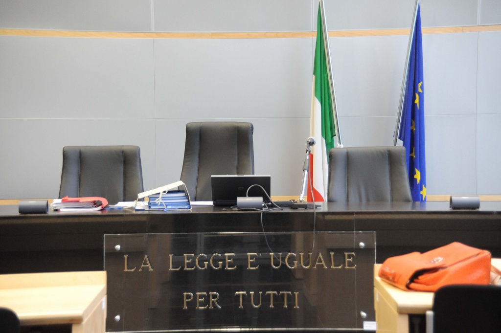 1537352962_tribunale11