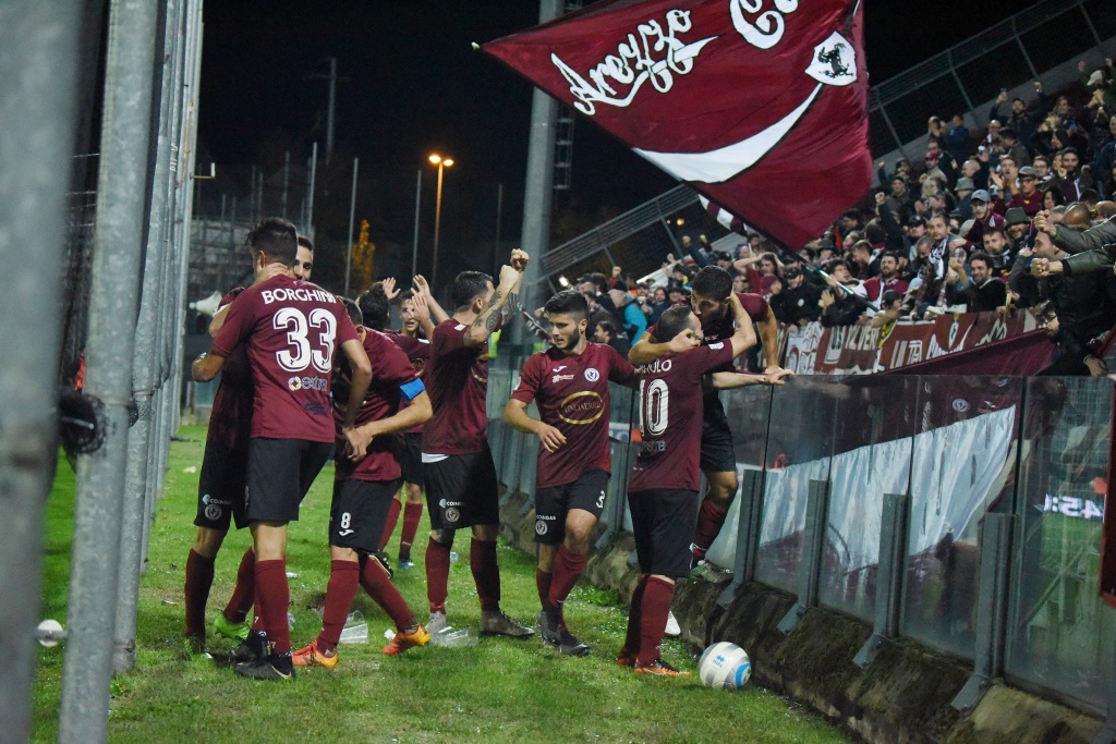 Arezzo in visibilio, Pro Vercelli  battuta 3-1, amaranto capolista – Video