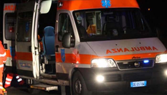 1542623121_ambulanza