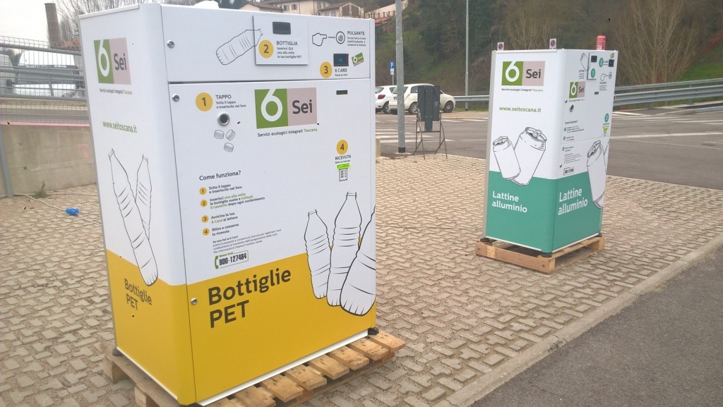 Cortona – Arrivano gli Ecocompattatori per bottiglie e flaconi di plastica