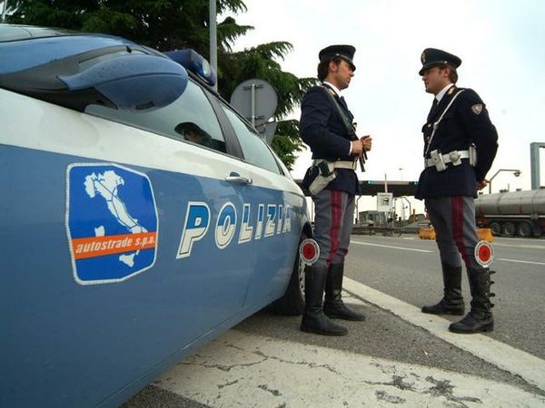 1546171108_polstrada-e-agenti