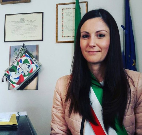 1547482593_simona-neri-696×696