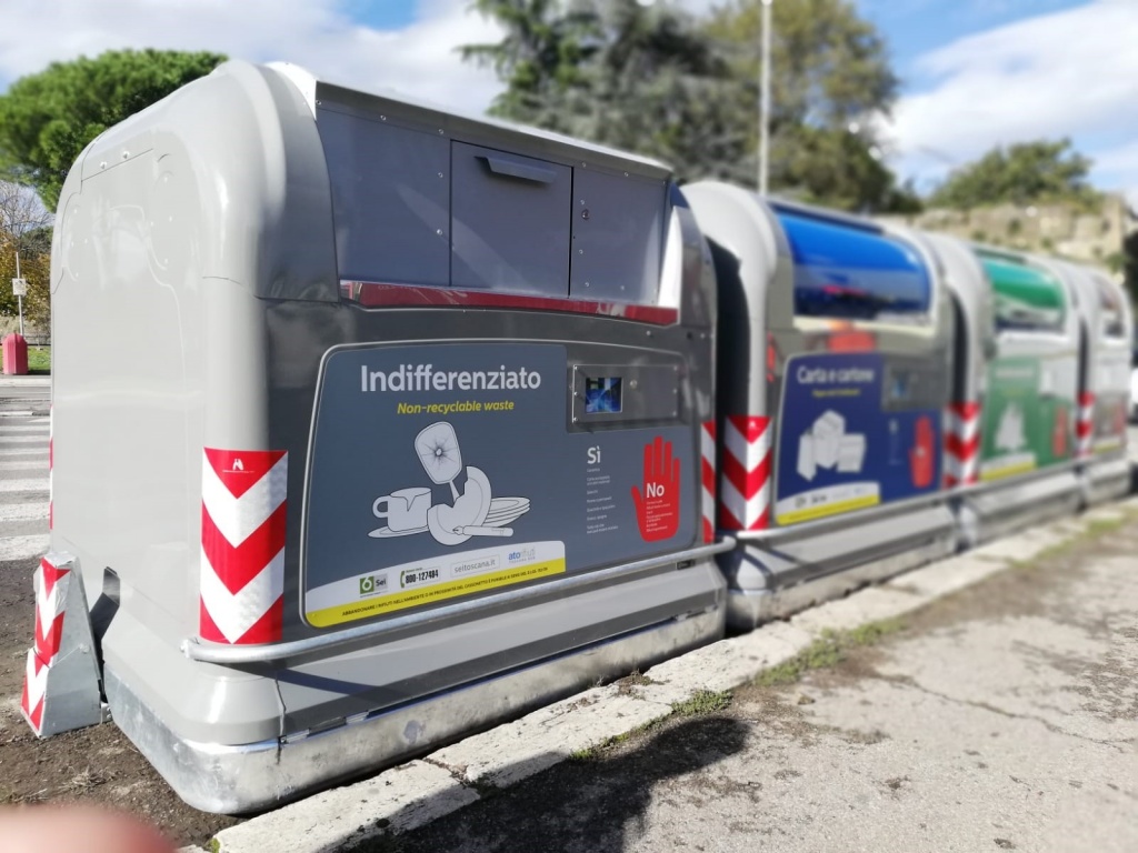 Nuovi contenitori per la raccolta dei rifiuti di Arezzo: ecco il video tutorial di Sei Toscana per un corretto utilizzo