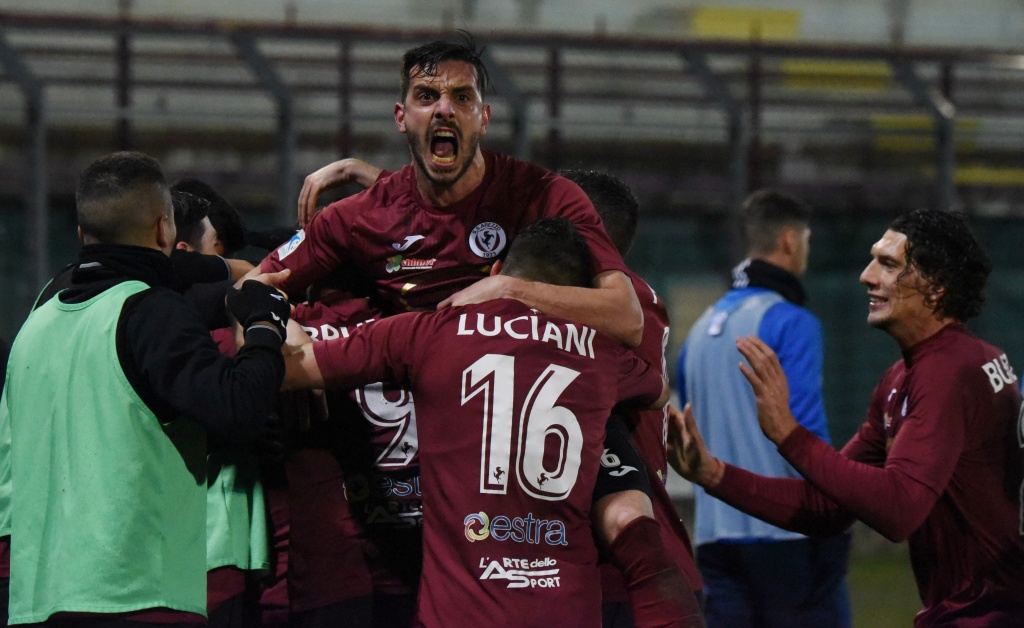 È grande Arezzo: 3 punti anche in Sardegna e vertice della classifica ad un passo Ar24Tv