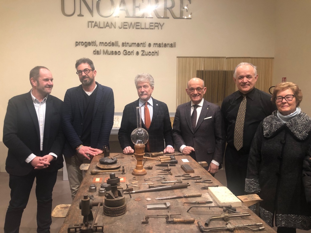 I gioielli disegnati 60 anni fa sono realtà Ar24Tv