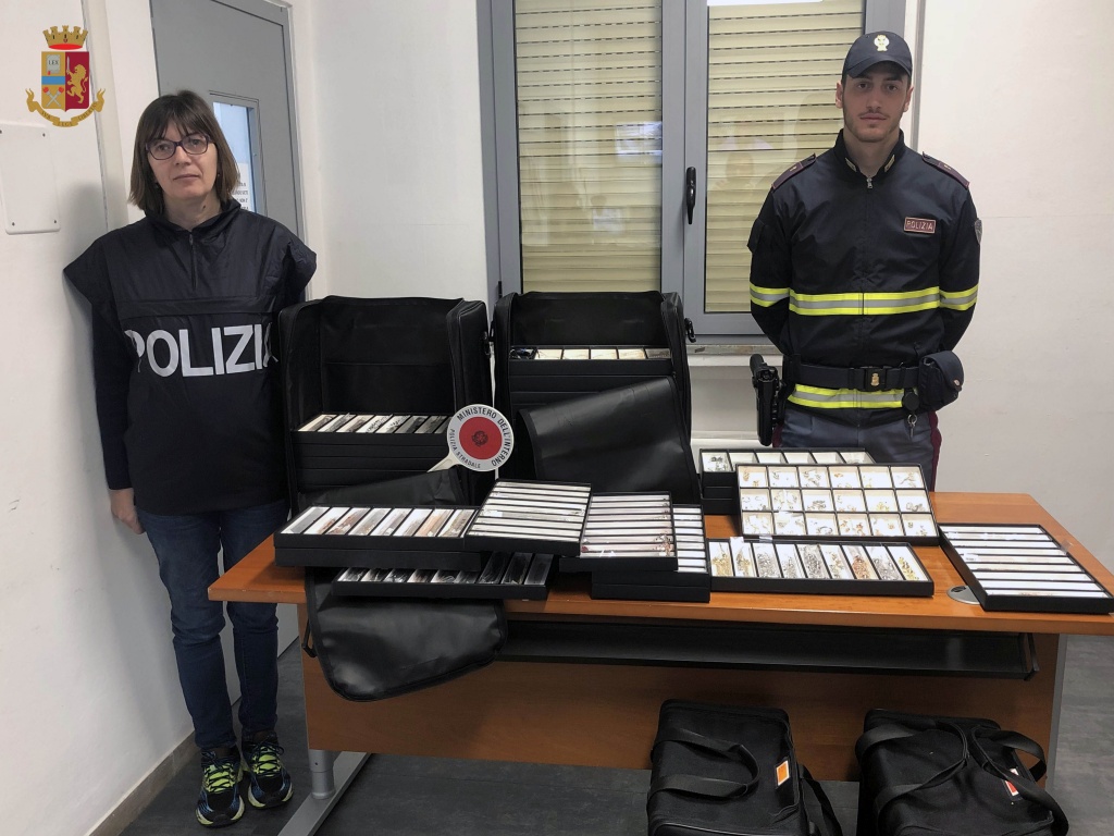 1553690029_PISTOIA_-_Fa_razzia_di_preziosi_da_un_auto_e_fugge_-_arrestato_dalla_Polstrada._FOTO