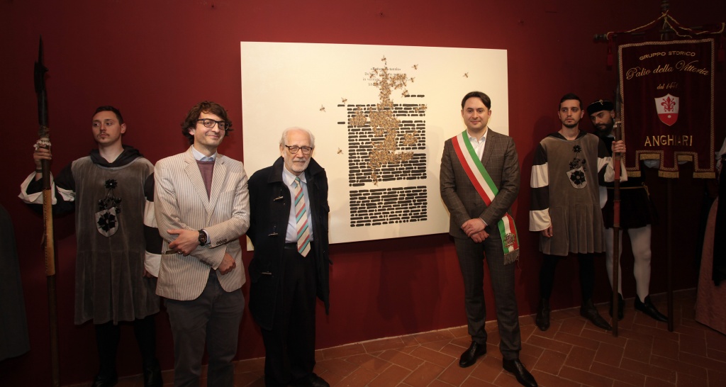 1557249633_inaugurazione_mostra_Isgro_ad_Anghiari
