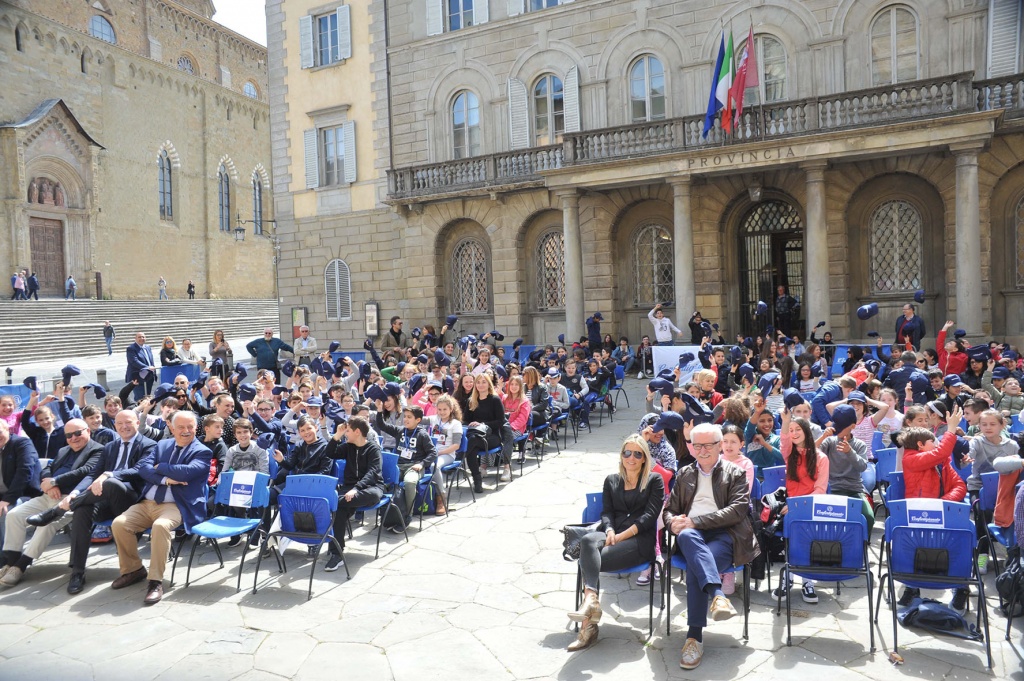 1558113162_PUBBLICO