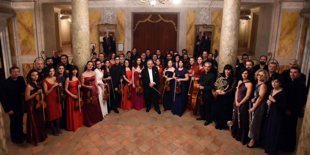 1558604783_RENZETTI_E_FILARMONICA_ROSSINI