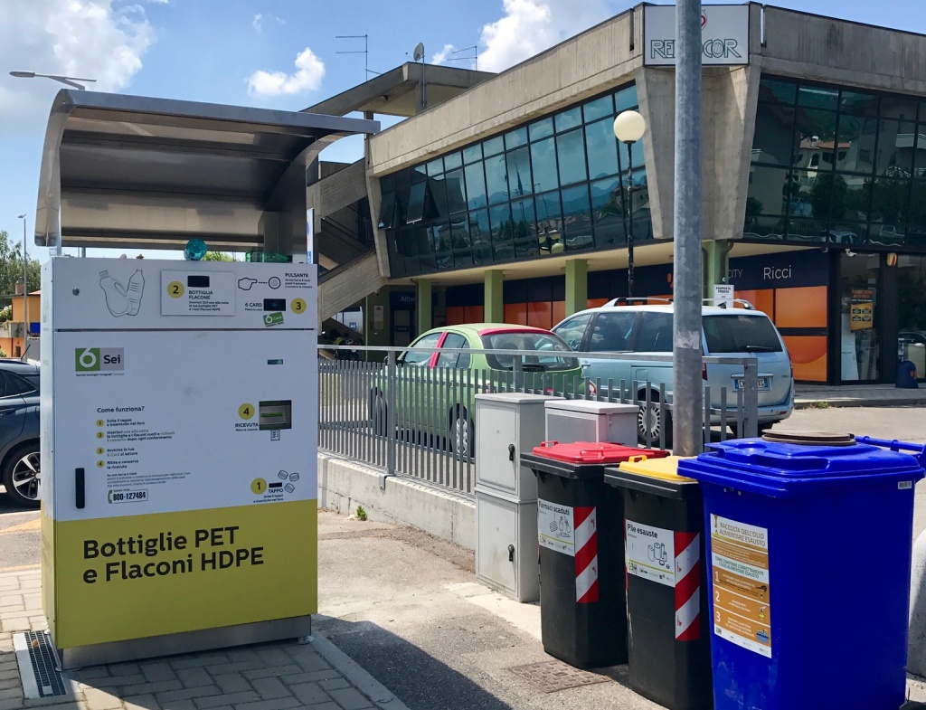 Sansepolcro, sconti ai supermercati per chi usa gli eco-compattatori