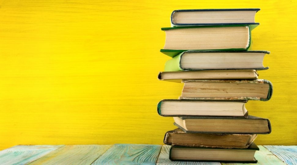 1562058295_libri-lettura-volumi-971×540