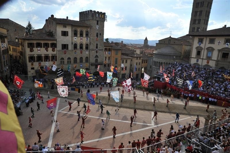 Giostra del Saracino, gli Sbandieratori di Arezzo presenteranno alcune novità