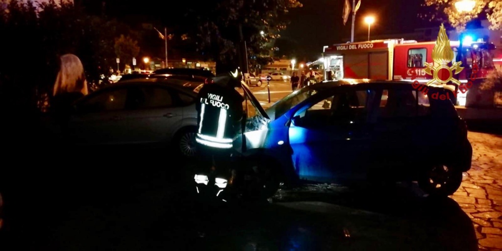 1567317975_incendio_auto1
