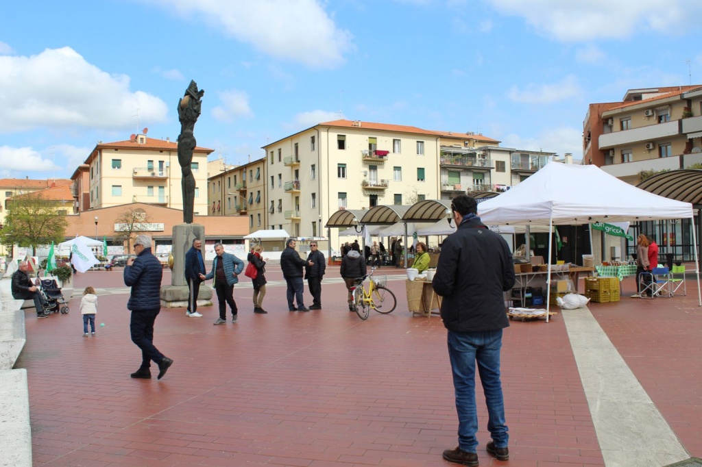 1569487144_Piazza_Zucchi_mercato