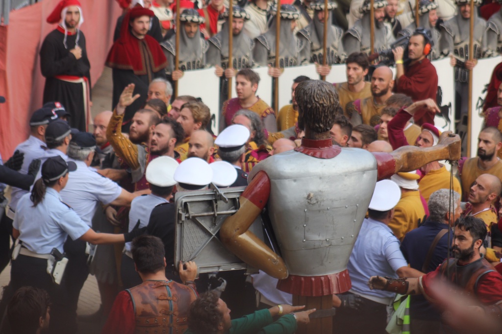 Giostra del Saracino, la Magistratura: squalifiche per Porta Sant’Andrea e Porta del Foro – Foto