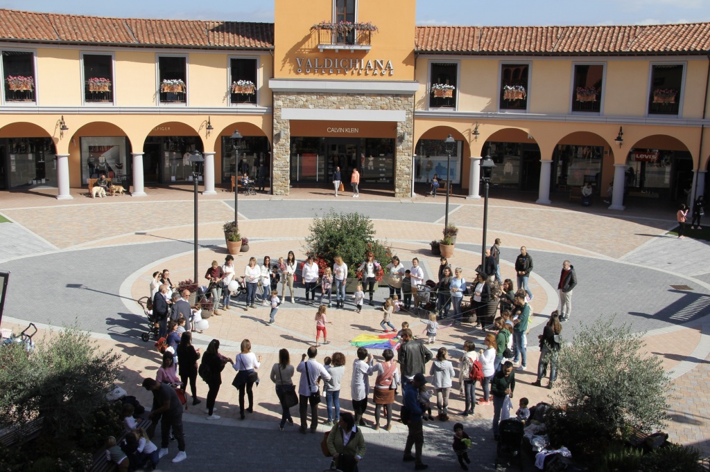 “Settimana mondiale per l’allattamento materno”: un flash mob al Valdichiana Outlet Village Ar24Tv