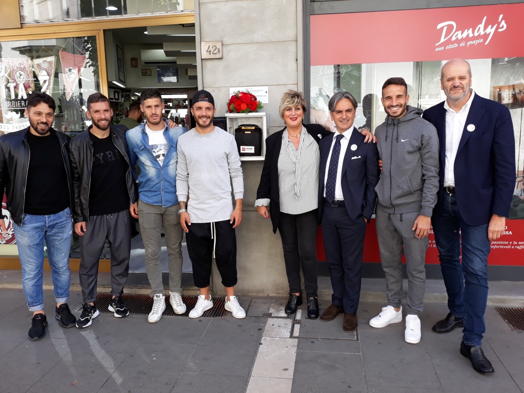 1571249794_defibrillatore_via_crispi_1