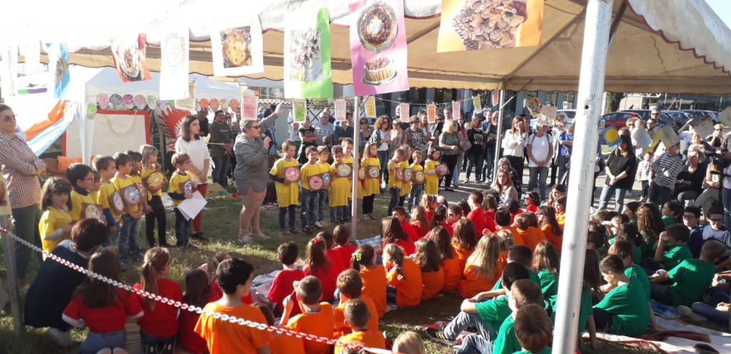 #ioleggoperché, a Olmo “Un libro a merenda” con i bambini della primaria “Bucciarelli Ducci” – Foto