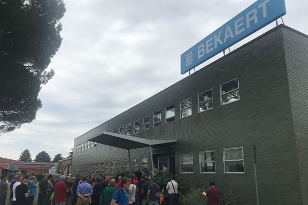 Bekaert: operai a presidio fabbrica durante tavolo al Mise