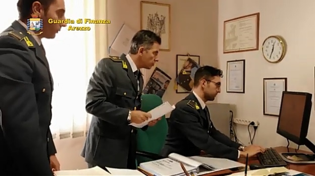 False lauree, cento studenti aretini traditi denunciano Onlus: soldi e tre anni di studio per niente Ar24Tv