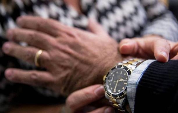 1573130811_furto_rolex