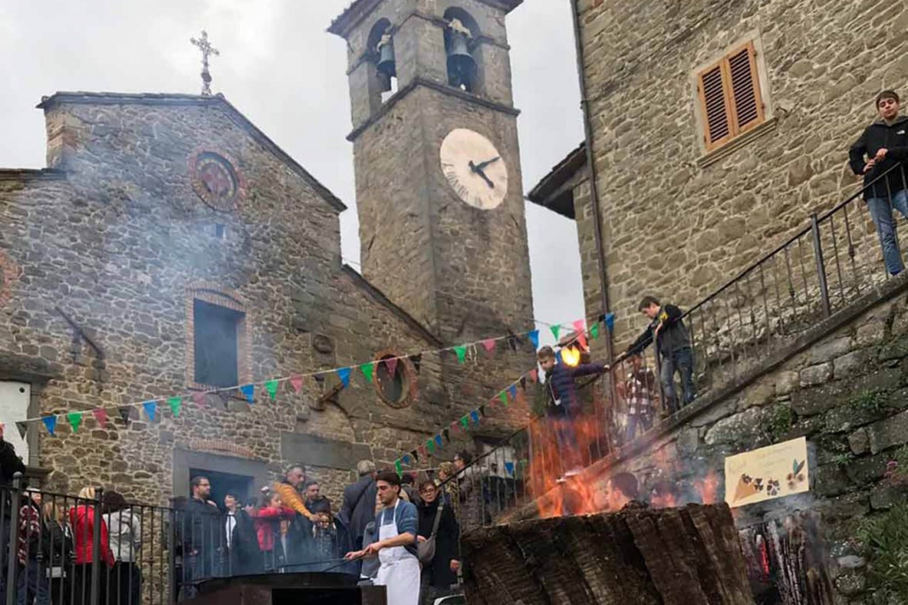 1573205073_Brigata_di_Raggiolo_-_Festa_di_Castagnatura_14
