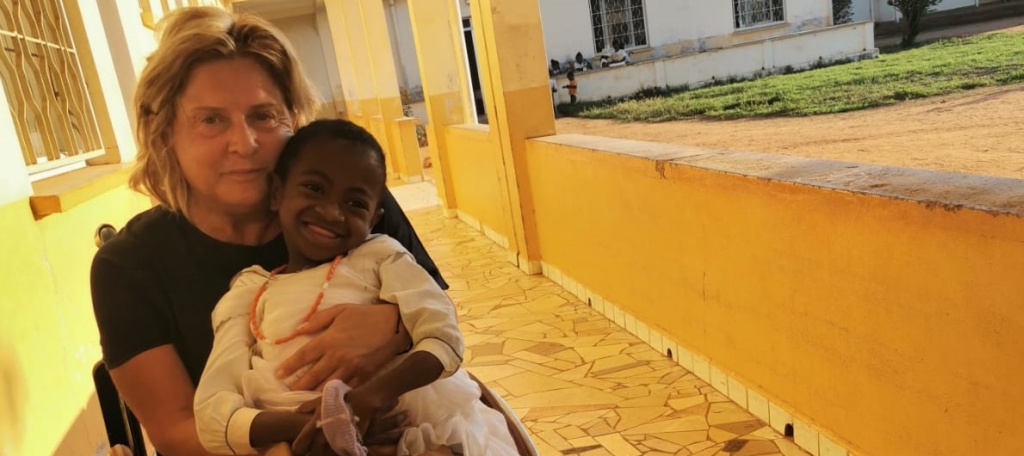 L’amore senza confini di Gabriella Rossi: “Porto in Africa la generosità aretina”