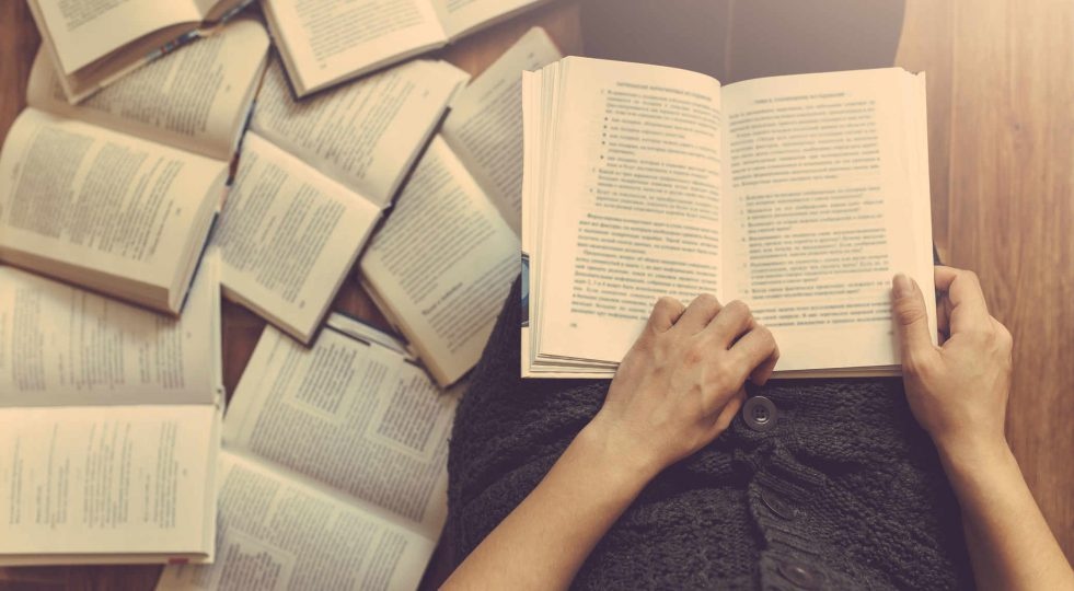 1577113000_leggere-lettrice-lettori-lettura-libri-981×540