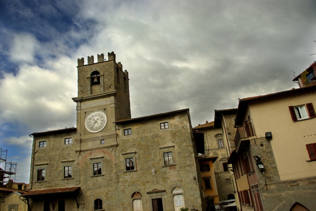 1582814646_Cortona_-_Palazzo_comunale_1