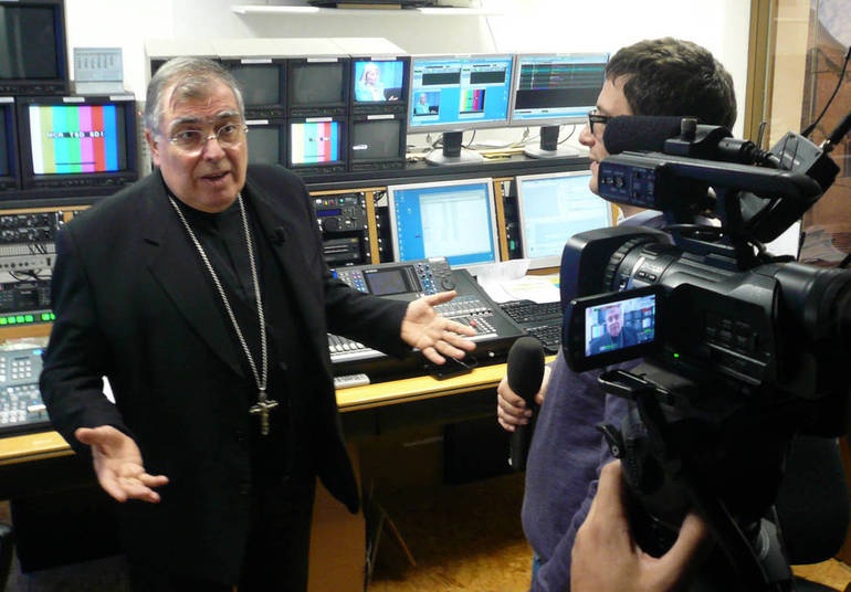 La Messa ai tempi del coronavirus: in diretta Tv e a distanza di sicurezza. Fontana: “Forti, giusti, prudenti e capaci”