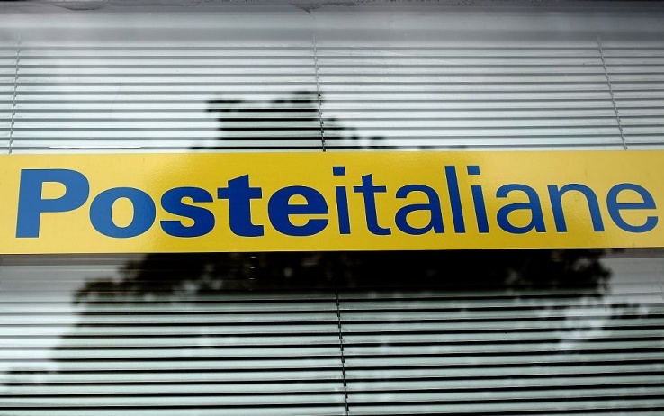 Uffici postali chiusi, i sindacati respingono le polemiche