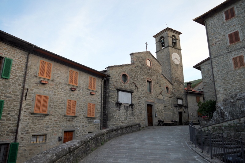 1586074327_Borgo-di-Raggiolo