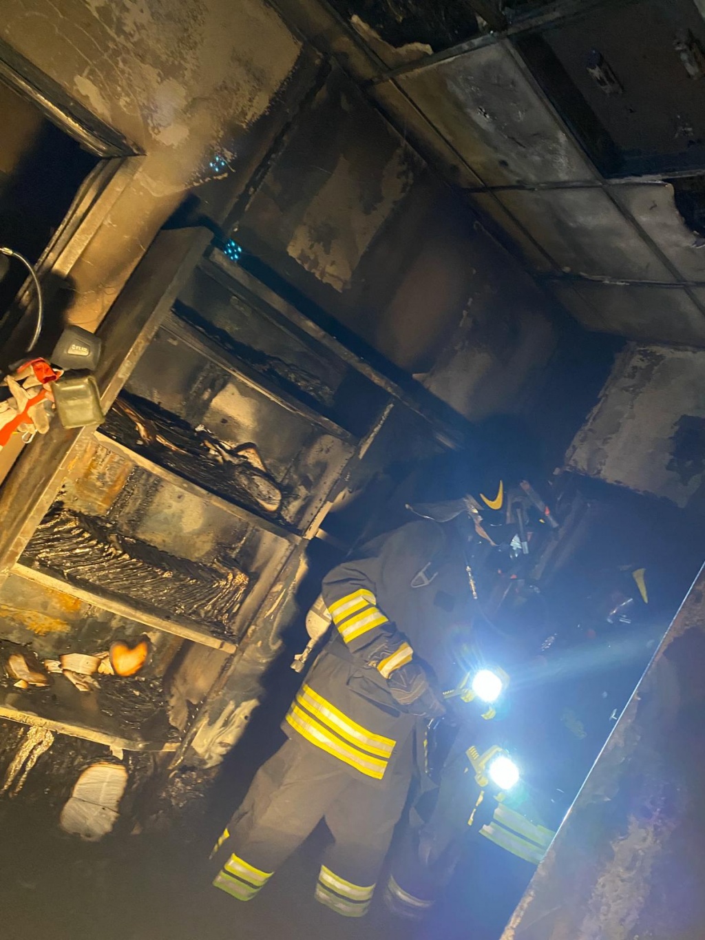 1587111961_incendio_san_donato_2