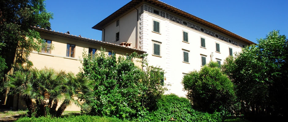 Coronavirus Arezzo, Ghinelli: “Due casi a Villa Fiorita. Ripartire a passi corti, sabato niente mercato” Video