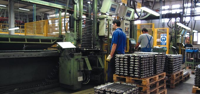 1588053686_Lavoratori_in_fabbrica