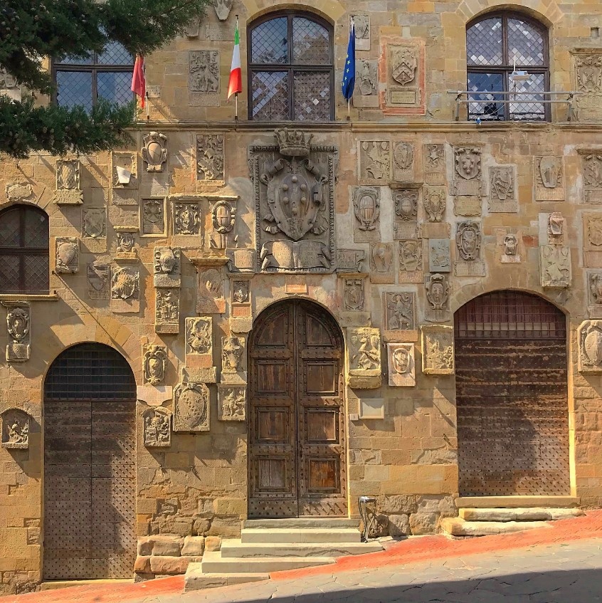 1590165017_Palazzo_dei_Priori_Arezzomedia
